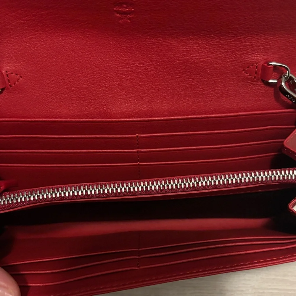 MCM Black Leather Clutch with Silver Chain - Picture 4 of 5